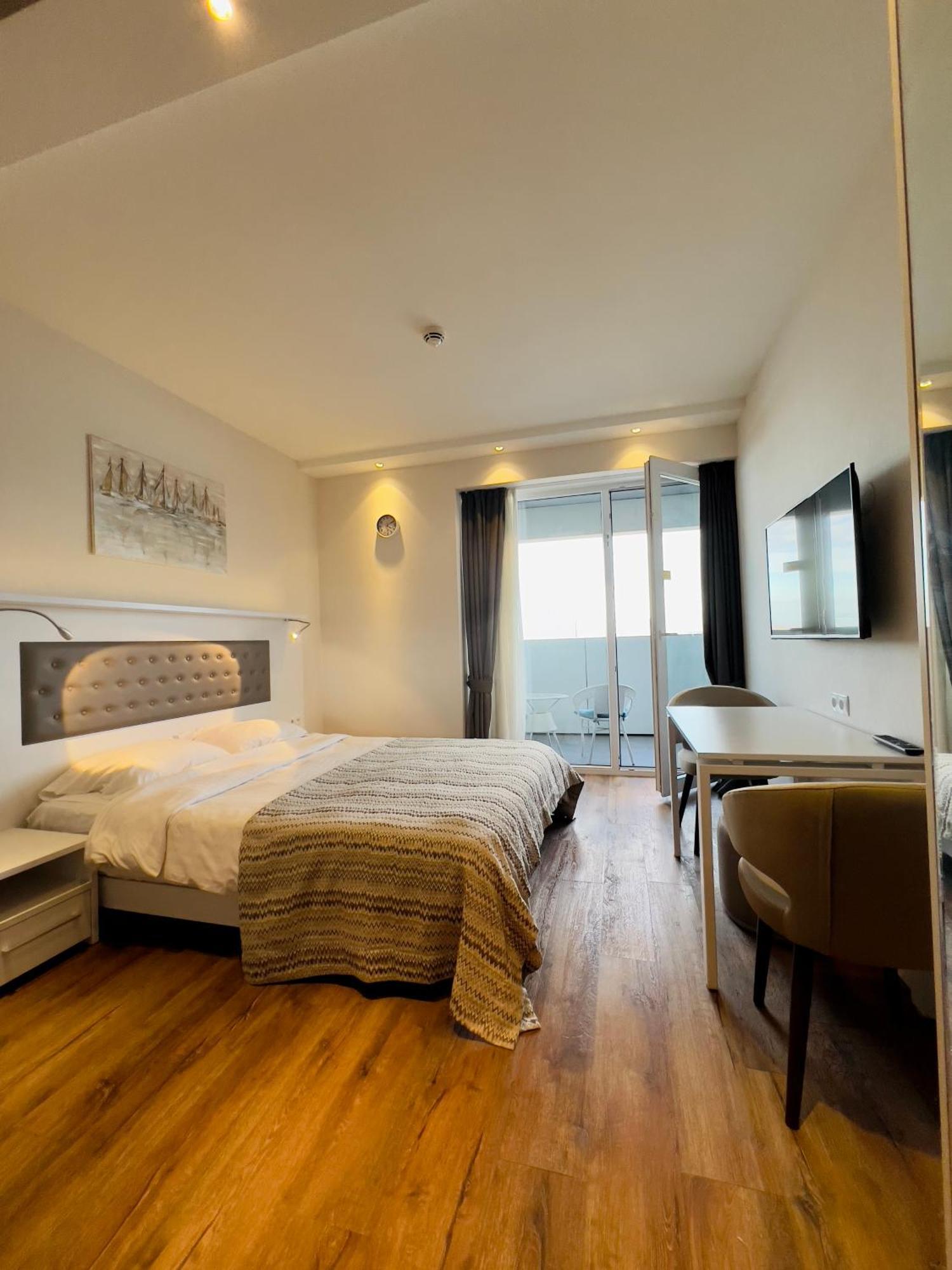 Mountain & Sea View At Alliance *