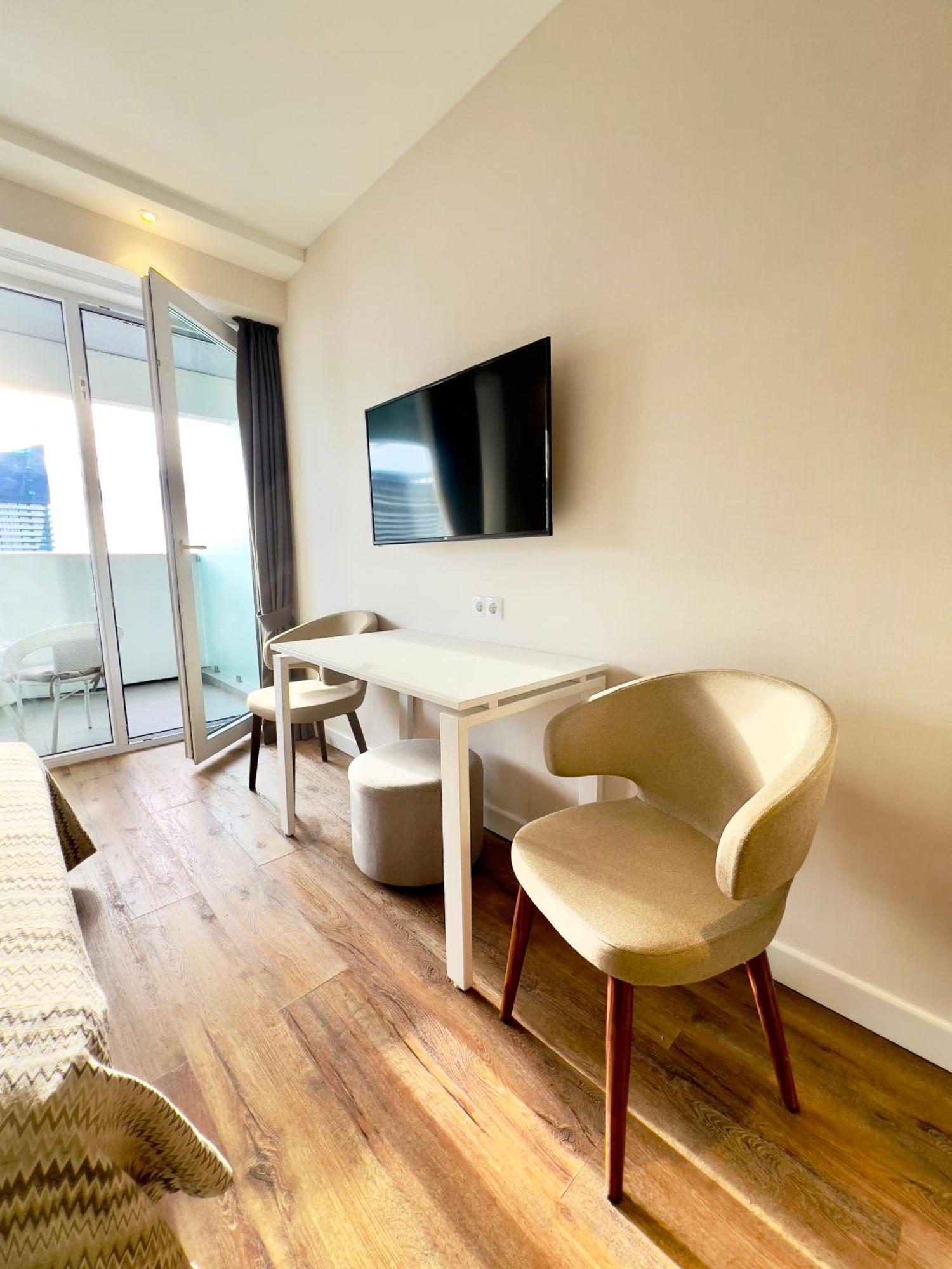 Mountain & Sea View At Alliance Batumi
