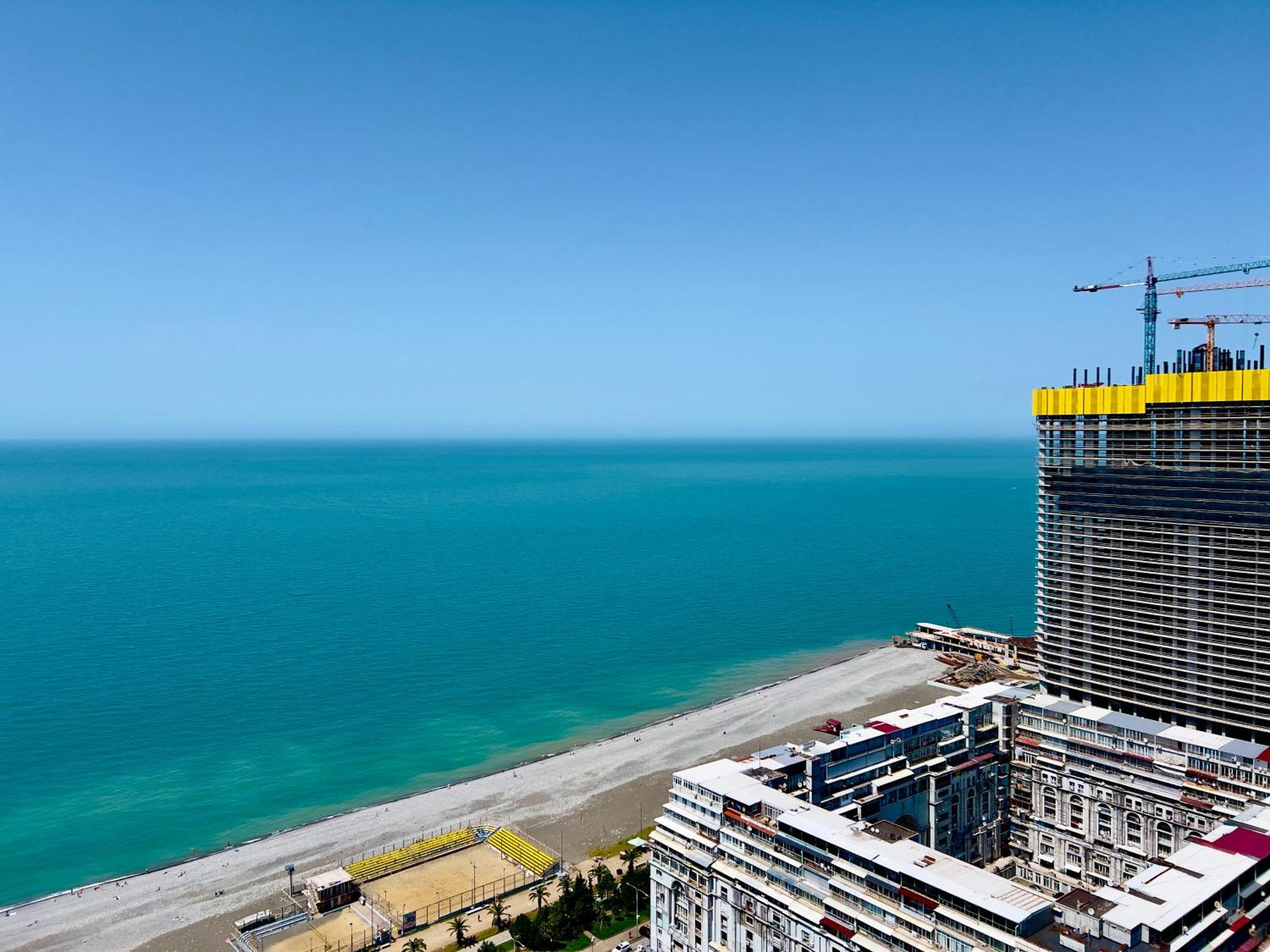 Mountain & Sea View At Alliance Apartment